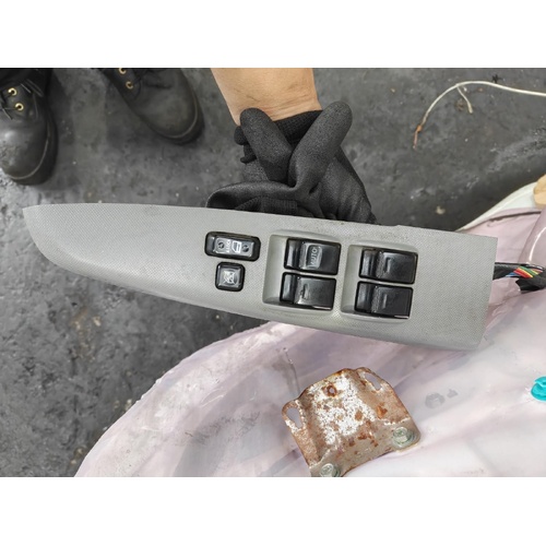 Toyota Hilux Power Window Master Switch GGN15 03/2005-06/2011
