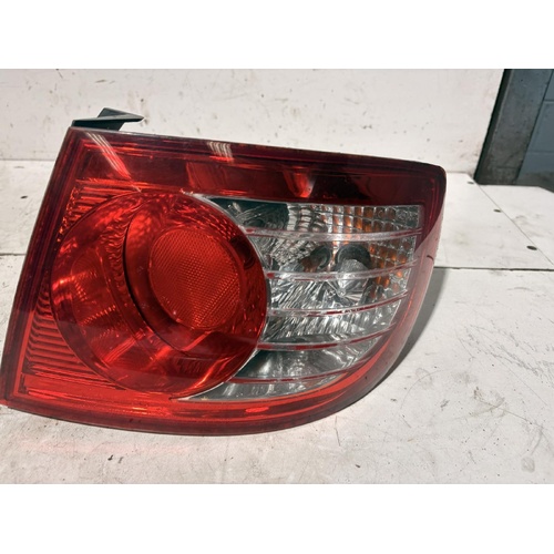 Hyundai Elantra Right Taillight XD 10/2003-07/2006