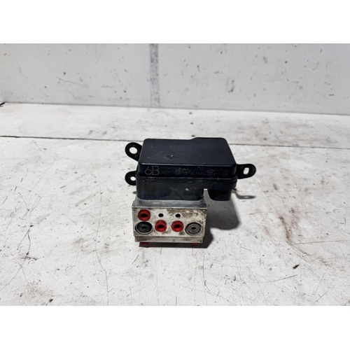 Toyota Hilux ASB Pump / Module GGN15 03/2005-08/2015