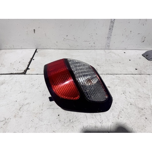 Subaru Outback Right Tail Light 3rd Gen 12/1998-08/2003