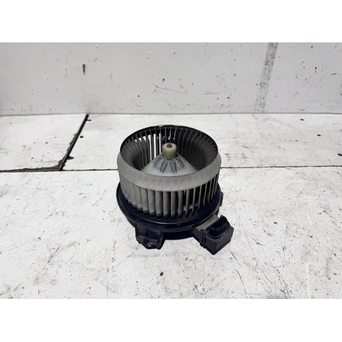Toyota Hiace Heater Fan Motor KDH221 01/2005-04/2019