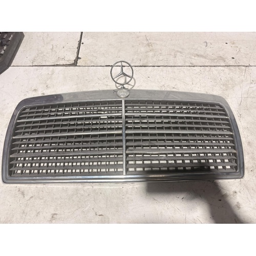 Mercedes E Class Grille W124 01/1989-02/1996