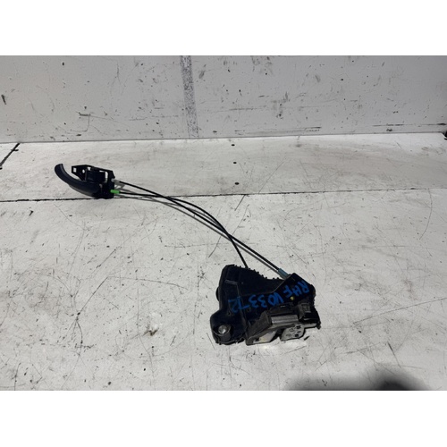 Toyota RAV4 Right Front Door Lock Mechanism ACA33 10/2008-11/2012