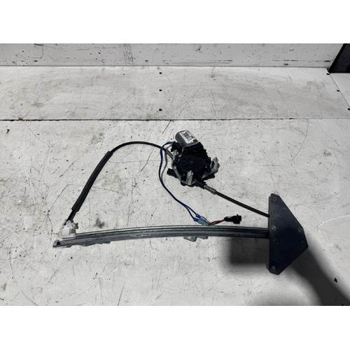Aftermarket Right Front Window Regulator to Suit Toyota Avalon MCX10 07/00-06/05