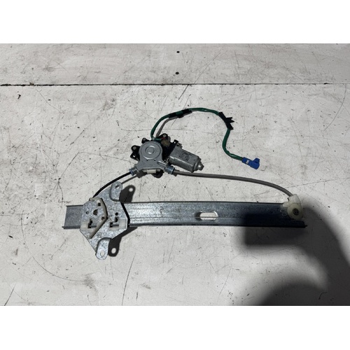 Toyota Avalon Right Rear Door Window Regulator MCX10 07/2000-06/2005