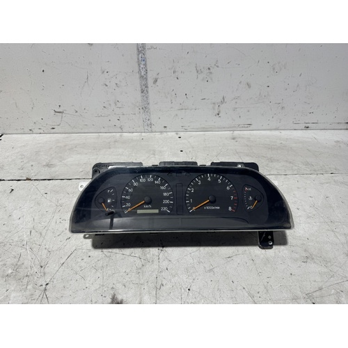 Toyota Avalon Instrument Cluster MCX10 07/2000-09/2003
