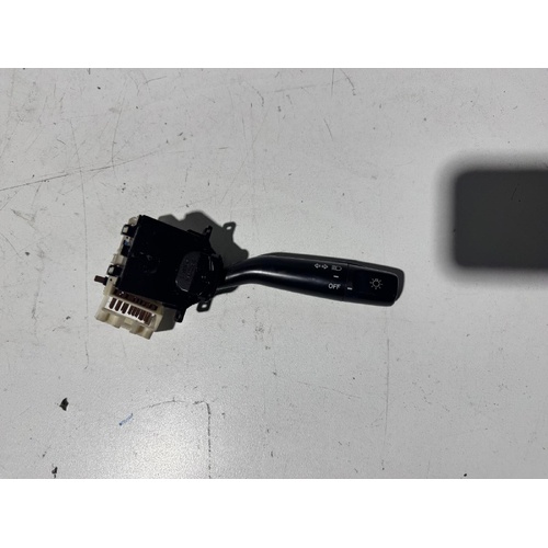 Toyota Avalon Flasher Switch MCX10 07/2000-06/2005