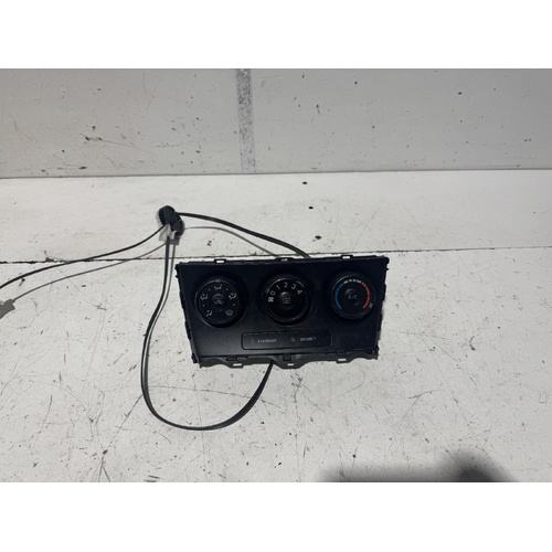 Toyota Corolla Heater Controls ZRE152 03/2007-09/2012
