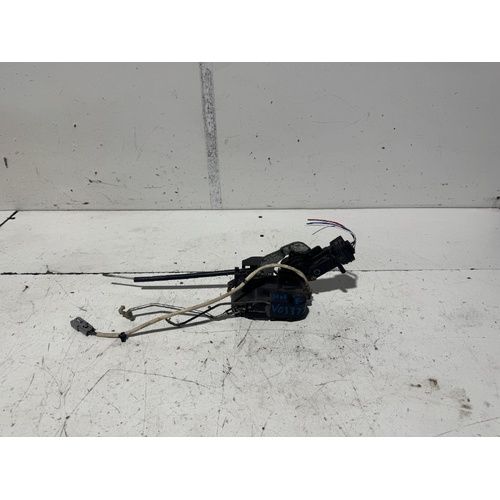 Toyota Corolla Right Front Door Lock Mechanism AE112 10/1998-11/2001