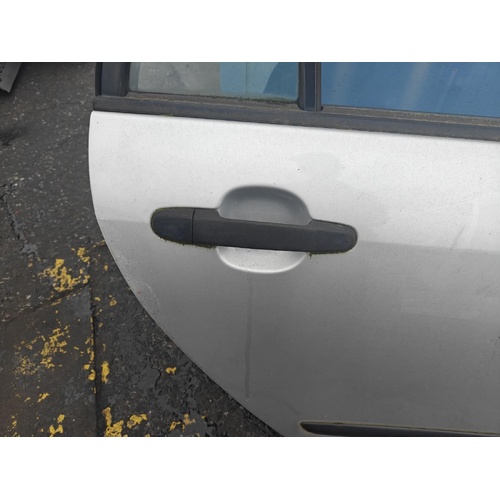 Toyota Corolla Right Rear Outer Door Handle ZZE122 12/2001-06/2007