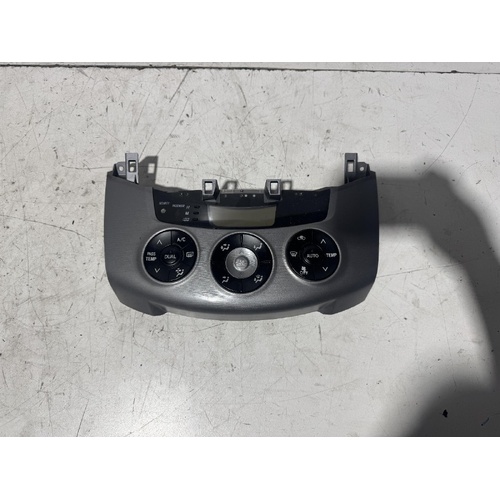 Toyota RAV4 Heater Controls ACA33 11/2005-09/2008