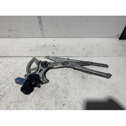 Toyota RAV4 Right Front Door Window Regulator ACA21 07/2000-10/2005