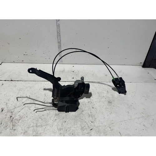 Toyota RAV4 Right Front Door Lock Mechanism ACA21 07/2000-10/2005