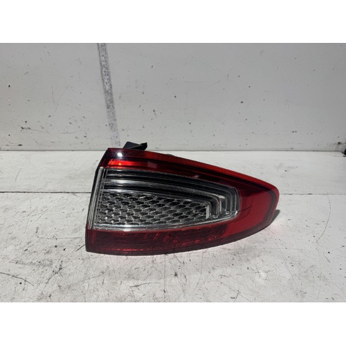 Ford Mondeo Right Tail Light MC 11/2010-12/2014