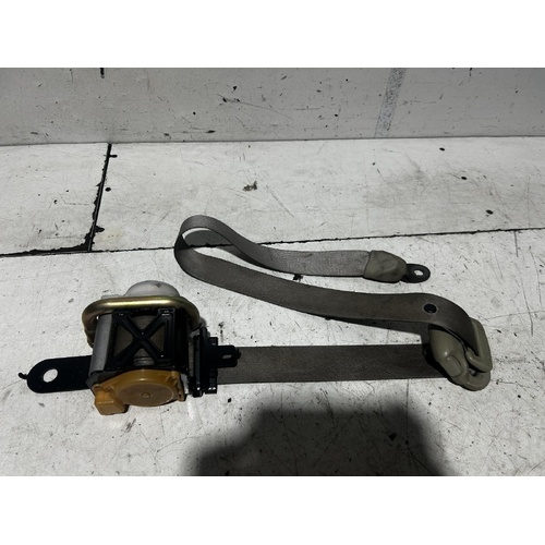 Nissan Elgrand Seatbelt Right Front E51 05/2002-12/2010