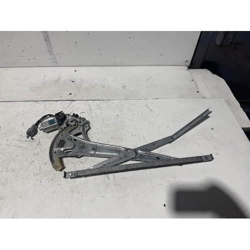 Nissan Elgrand Right Front Door Window Regulator E51 05/2002-12/2010