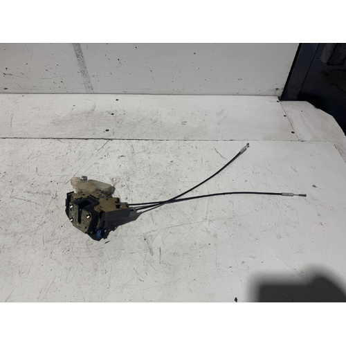 Nissan Elgrand Right Front Door Lock Mechanism E51 05/2002-12/2010