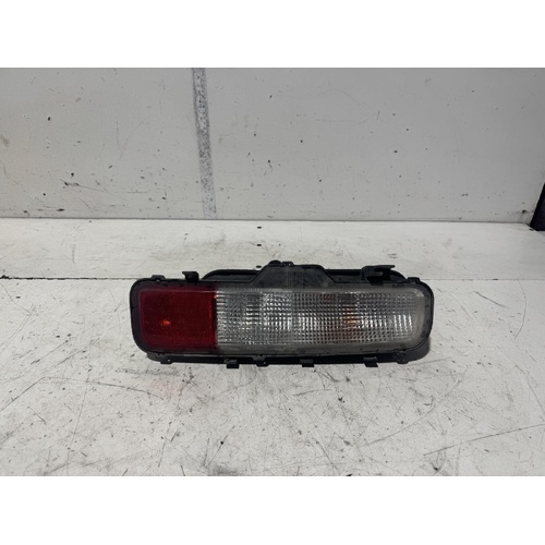 Nissan Elgrand Right Lower Tail Light E51 05/2002-11/2004