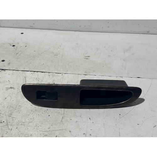 Nissan Elgrand Left Front Door Power Window Switch E51 05/2002-12/2010