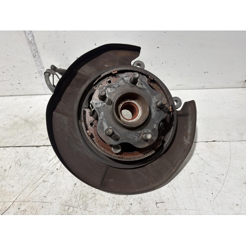 Nissan Elgrand Left Rear Hub Assembly E51 05/2002-12/2010