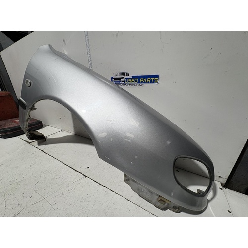 Toyota Corolla Right Guard AE112 10/1999-11/2001