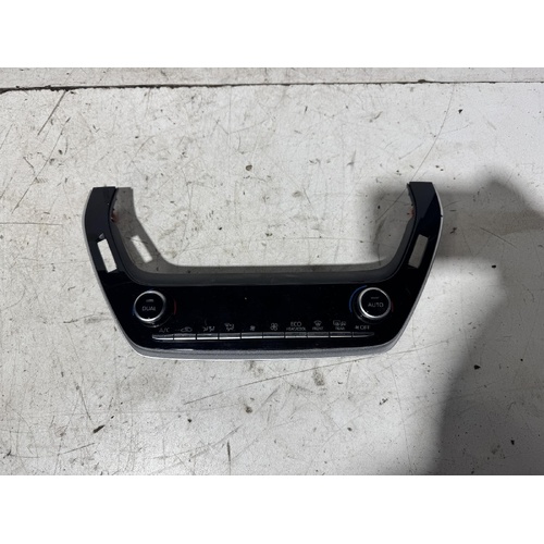 Toyota Corolla Heater Controls ZWE211 07/2018-2023
