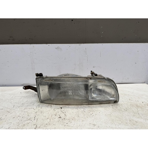Toyota Tarago Right Head Light TCR11 09/1990-05/2000