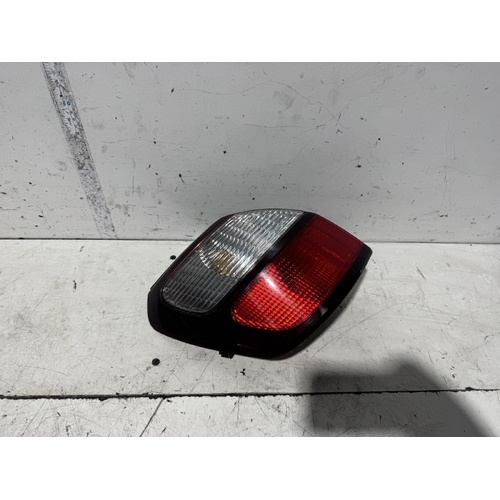Subaru Outback Left Tail Light B3A 12/1998-08/2003