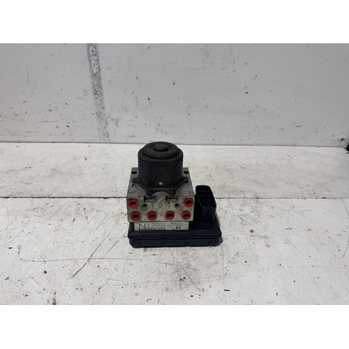 Toyota Corolla ABS Pump / Module AE112 10/1998-11/2001