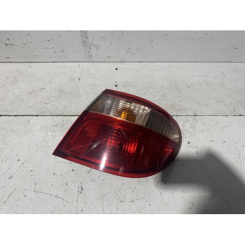 Nissan Pulsar Right Tail Light N16 05/2000-07/2003