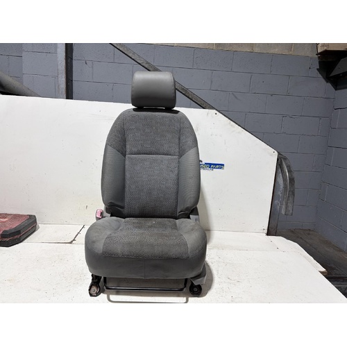 Toyota Hilux Left Front Seat KUN26 08/2009-06/2011