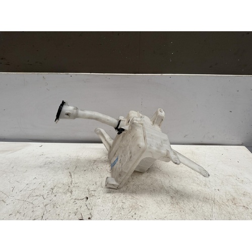 Toyota Corolla Washer Bottle ZRE182 08/2012-06/2018