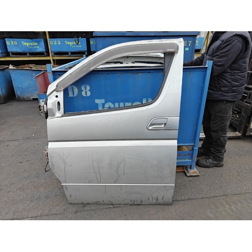 Nissan Elgrand Left Front Door Shell E51 05/2002-12/2010