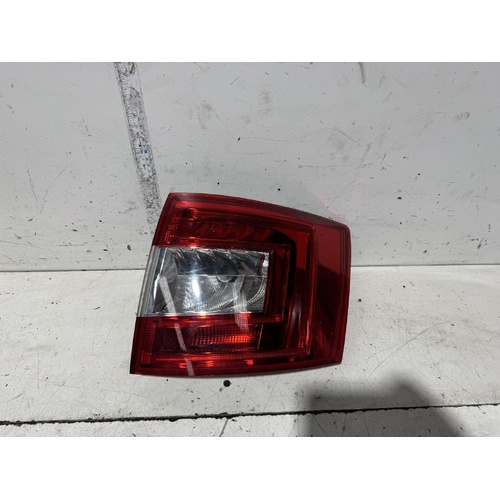 Skoda Octavia Right Tail Light NE 09/2013-09/2020