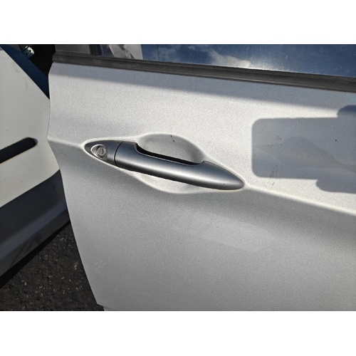 Hyundai Accent Right Front Outer Door Handle RB 05/2011-12/2019