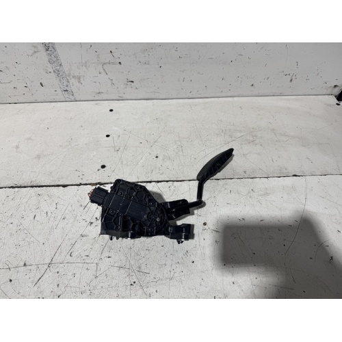 Toyota Corolla Accelerator Pedal ZWE211 07/2018-2023