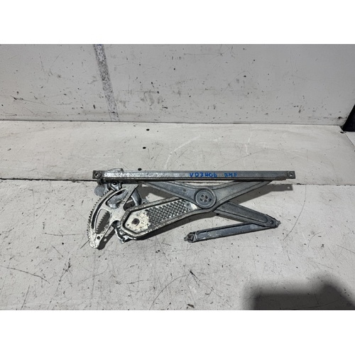 Toyota Corolla Right Front Door Window Regulator ZZE122 12/2001-06/2007
