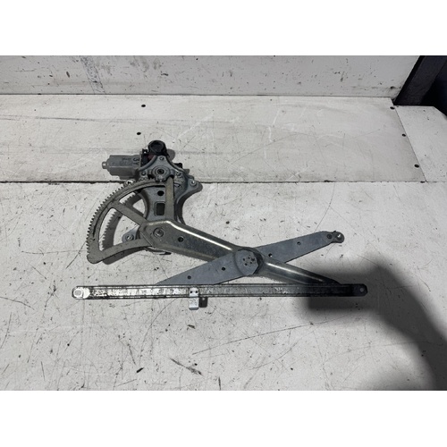 Toyota RAV4 Right Front Door Window Regulator ACA23 07/2000-10/2005