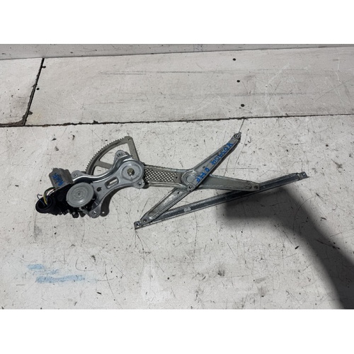 Toyota Corolla Right Front Door Window Regulator ZZE122 12/2001-06/2007