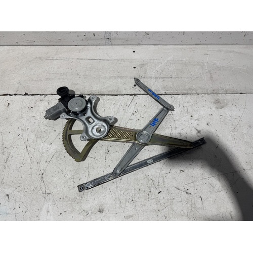 Toyota Corolla Left Front Door Window Regulator ZZE122 12/2001-06/2007