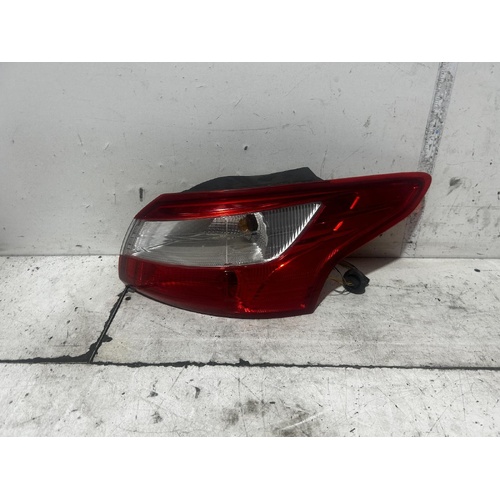 Ford Focus Right Taillight LW Sedan 05/2011-08/2015