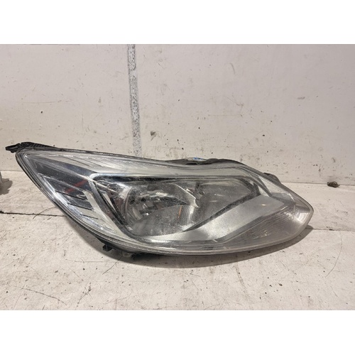 Ford Focus Right Headlight LW 05/2011-07/2012