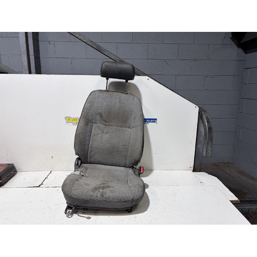 Toyota Hiace Right Front Seat RZH103 11/1989-12/2004