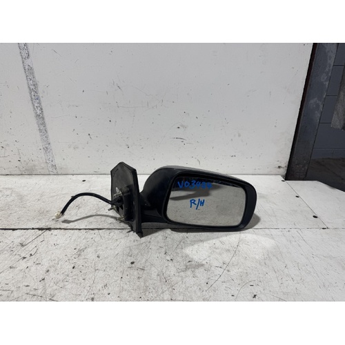 Toyota Corolla Right Door Mirror ZZE122 12/2001-04/2004