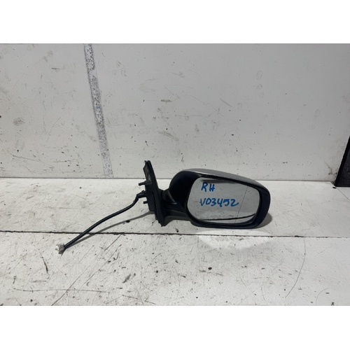 Toyota Corolla Right Door Mirror ZRE152 03/2007-02/2010