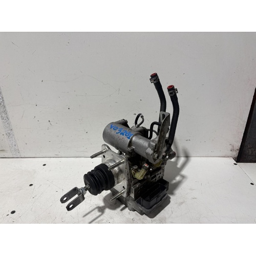 Lexus CT200H ABS Booster Assembly ZWA10 03/2011-10/2022
