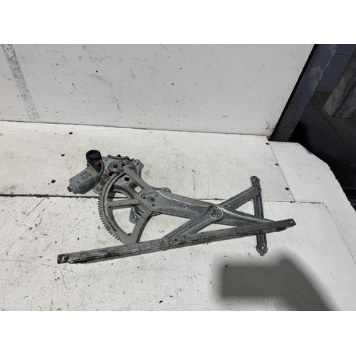 Lexus ES300 Right Front Door Window Regulator MCV30 10/2001-12/2005