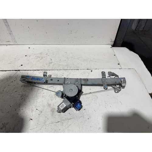 Nissan Pulsar Right Front Door Window Regulator C12 05/2013-12/2016