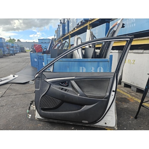 Toyota Aurion Right Front Door Glass GSV40 10/2006-03/2012