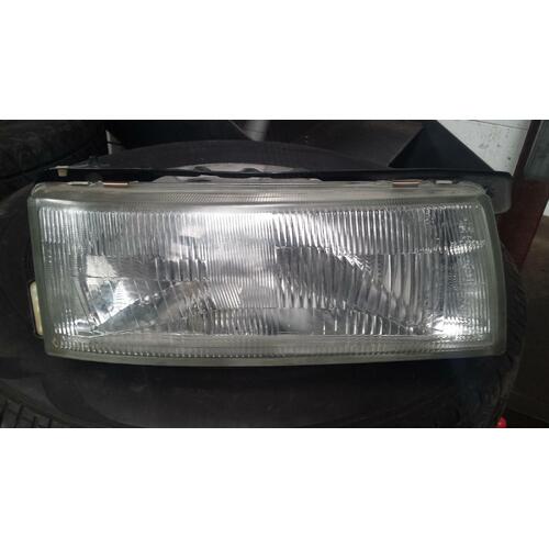 Nissan Maxima Right Head Light J30 05/1990-01/1995